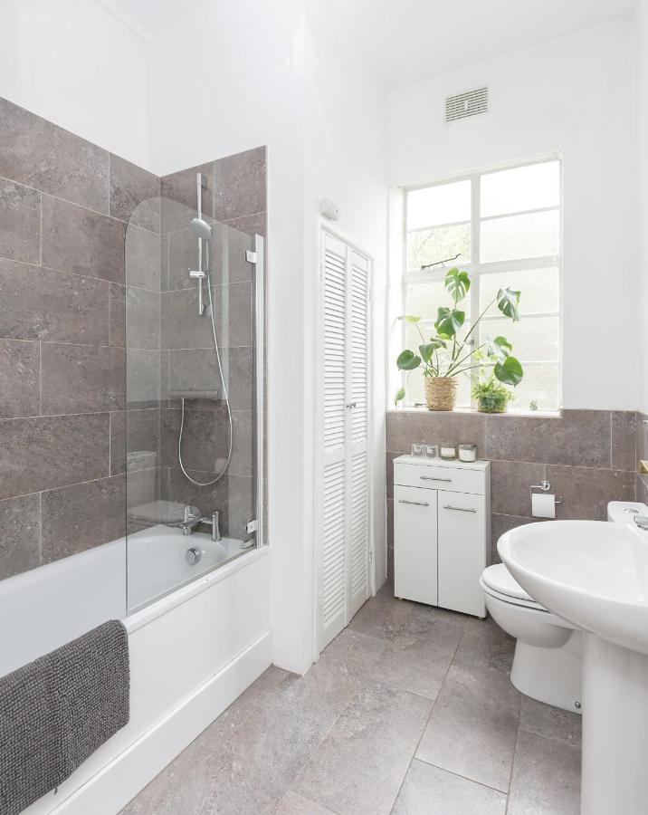 Chic 1 Bedroom Apartment In Bloomsbury, Sleeps 4 London Exterior photo